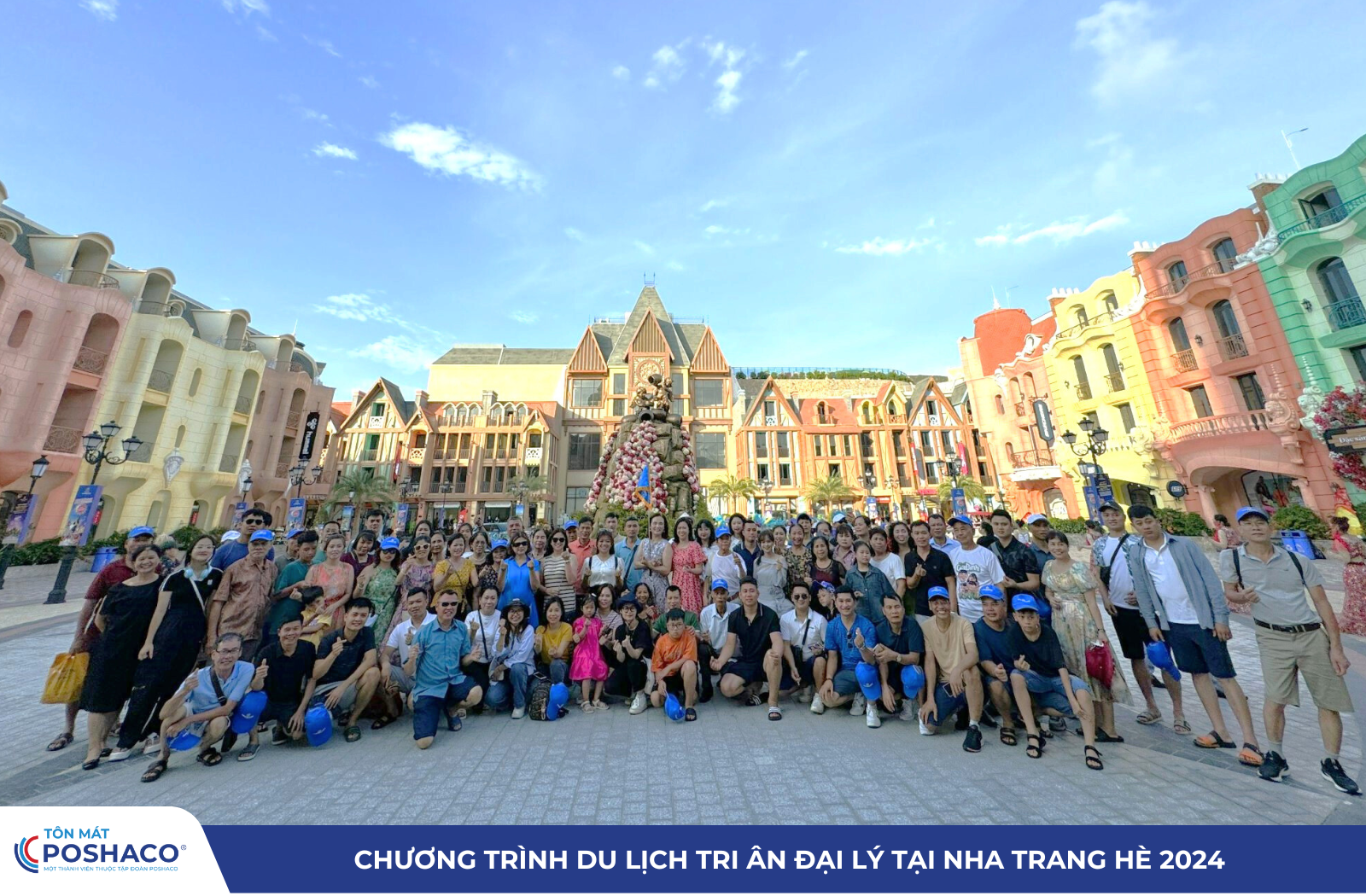 Ảnh tập thể toàn bộ du khách tại Vinpearl Harbour Nha Trang